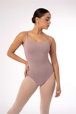 Cargar imagen en el visor de la galería, Maillot de danza Intermezzo Alejandra Lila con espalda abierta y tirantes finos
