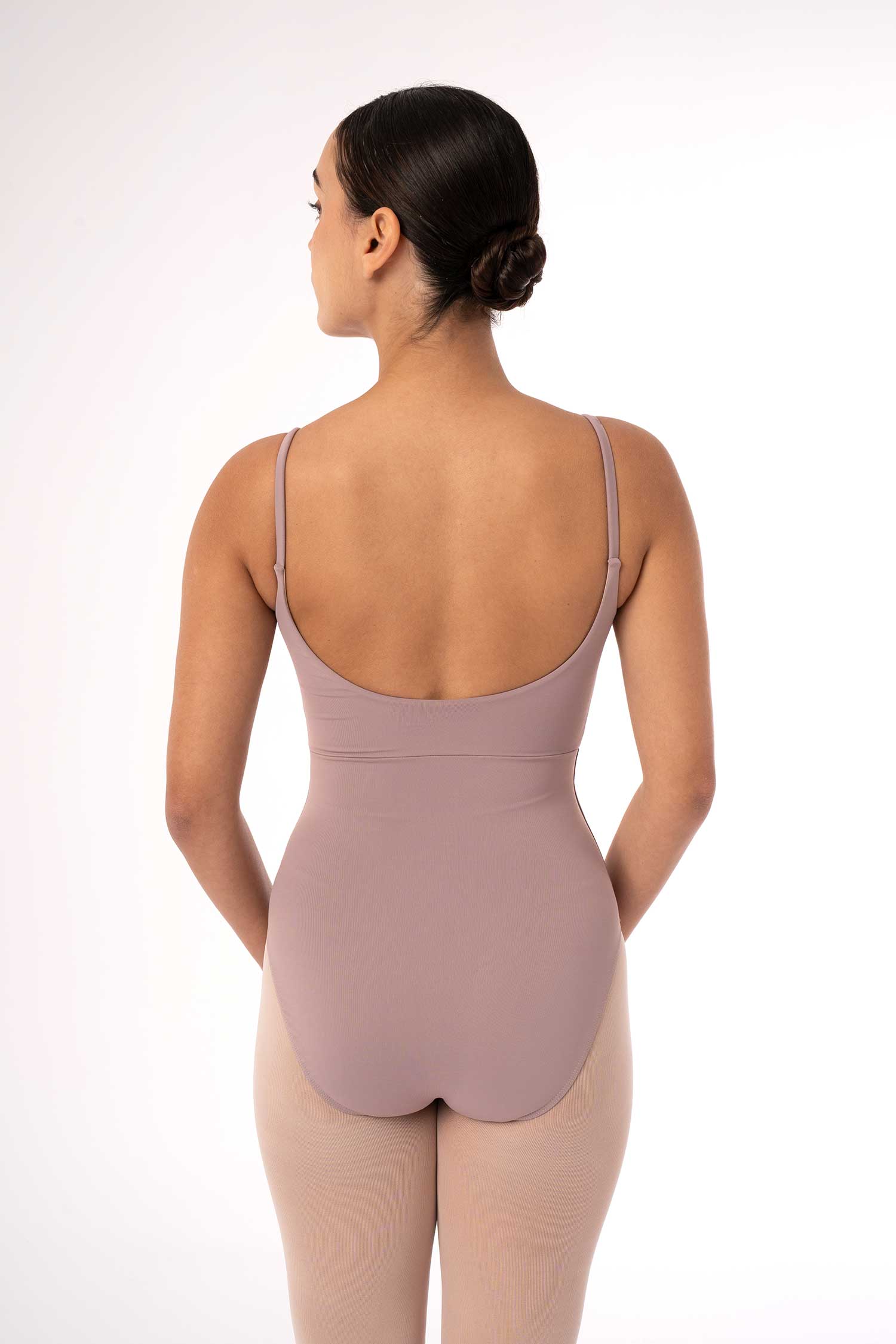 Maillot de danza Intermezzo Alejandra Lila con espalda abierta y tirantes finos