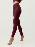 Cargar imagen en el visor de la galería, Legging Yami Bordeaux
